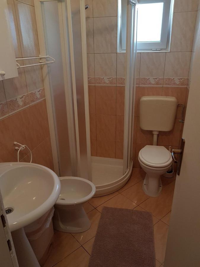 Apartments & Rooms Villa Adamovic 乌马格 外观 照片