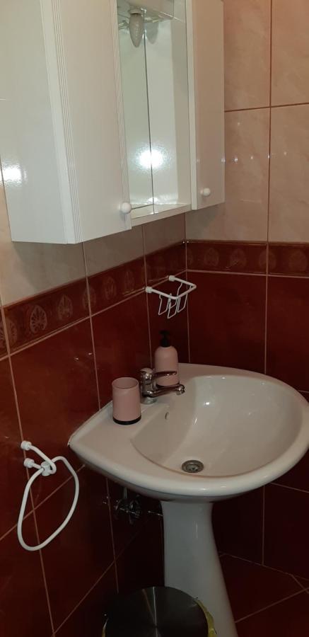 Apartments & Rooms Villa Adamovic 乌马格 外观 照片