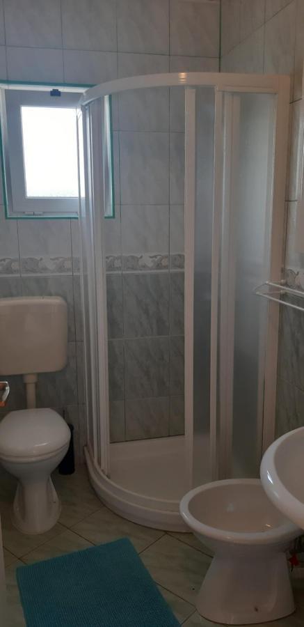Apartments & Rooms Villa Adamovic 乌马格 外观 照片