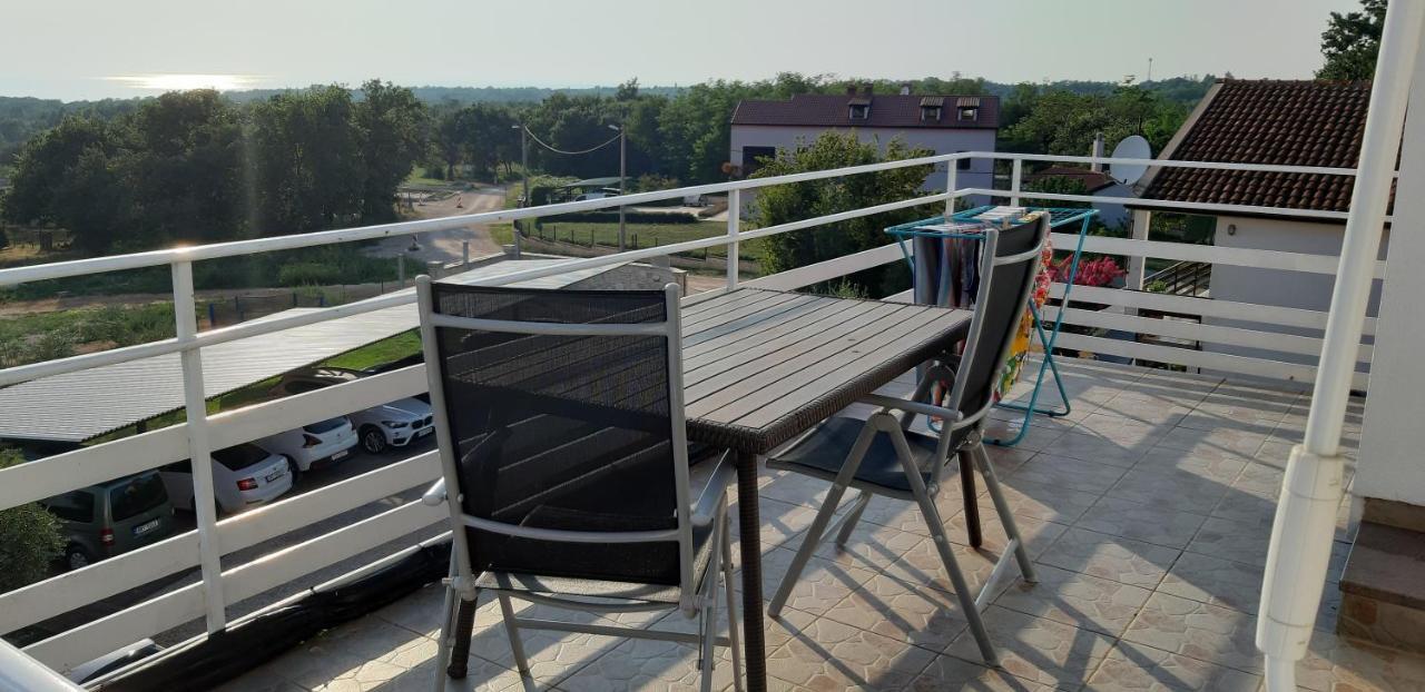 Apartments & Rooms Villa Adamovic 乌马格 外观 照片
