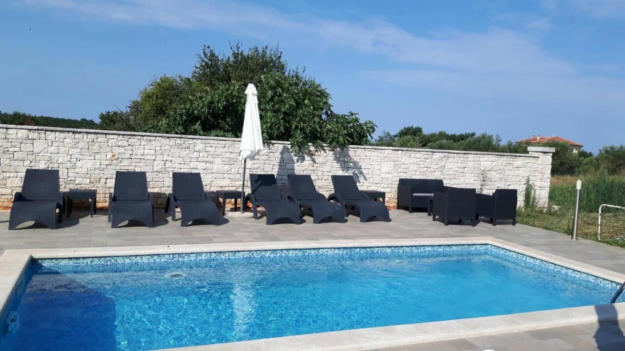 Apartments & Rooms Villa Adamovic 乌马格 客房 照片