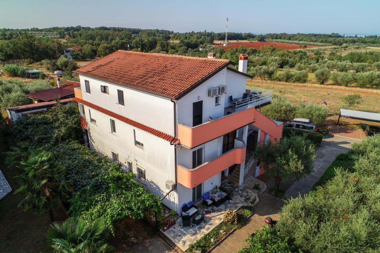 Apartments & Rooms Villa Adamovic 乌马格 外观 照片